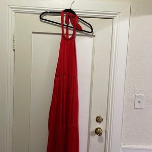 Beautiful red open back dress 💃🏻💃🏻